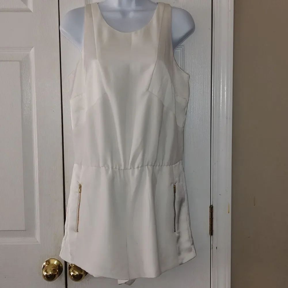 Parker off white sleeveless short romper casual, beach graduation Sz M